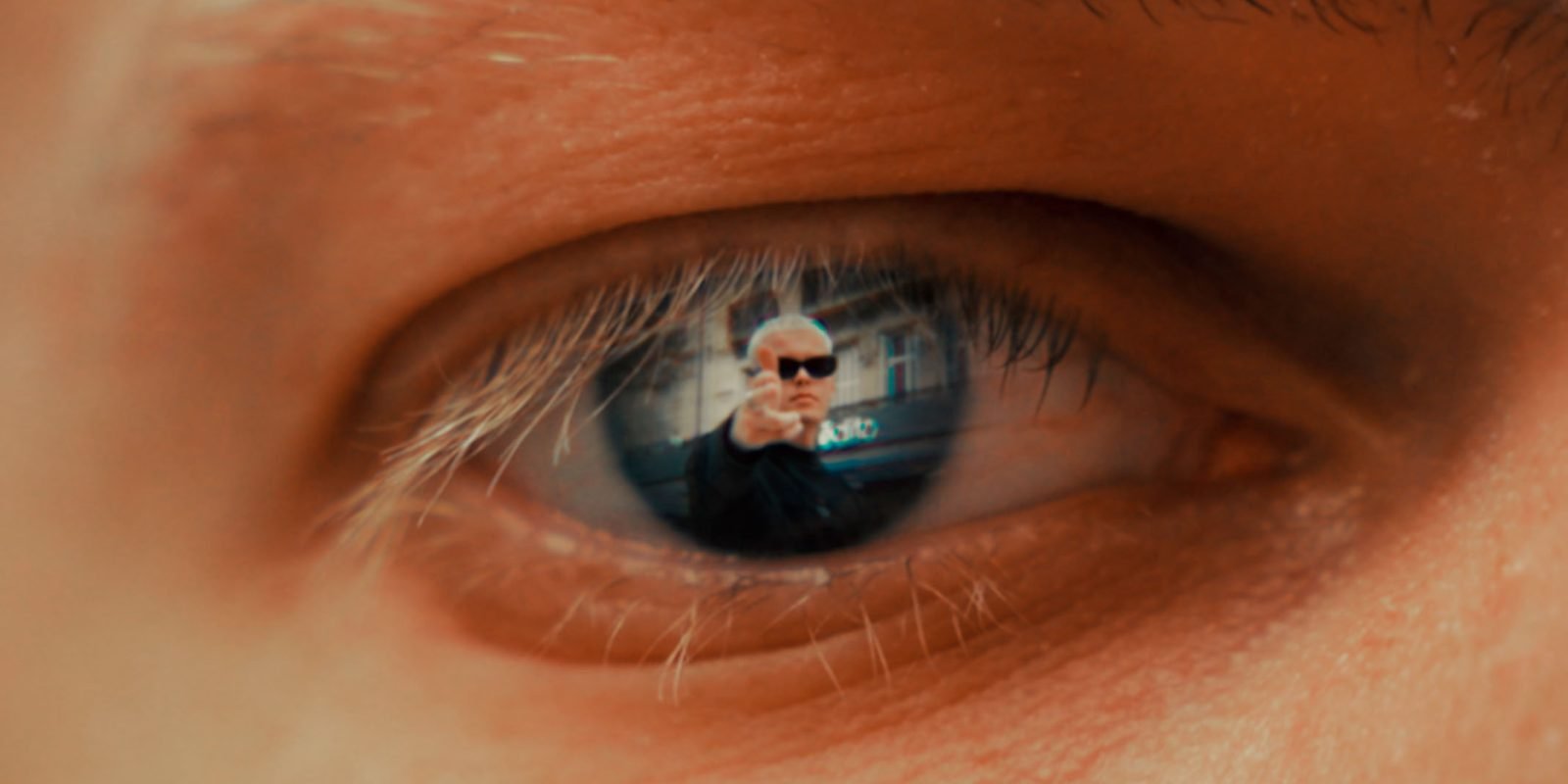 Gros plan sur l’œil de Baptiste, portrait lifestyle